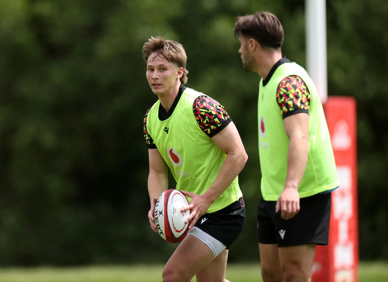 Wales prepares for Barbarians clash with eight Scarlets in squad image 1