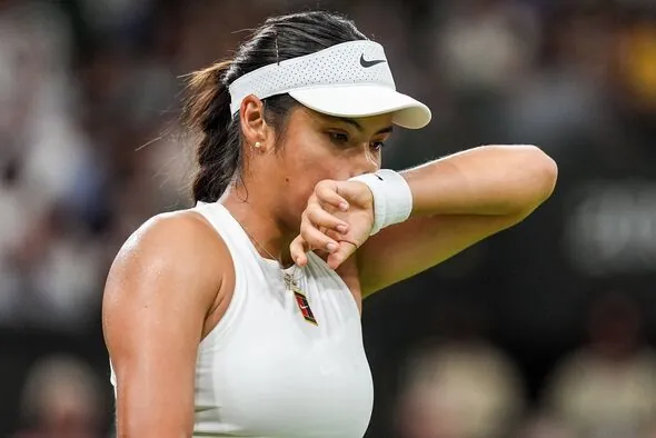 Emma Raducanu dejected at Wimbledon