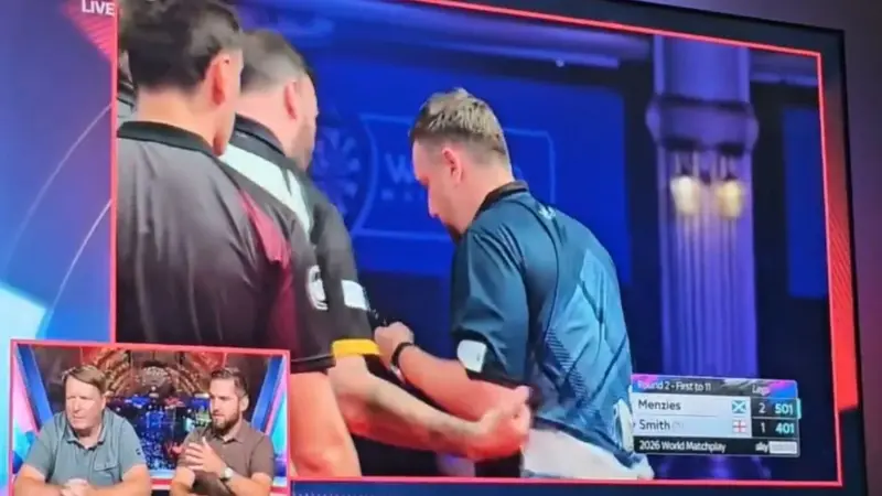 Blackpool: Cameron Menzies withdraws from World Matchplay after becoming unwell on stage