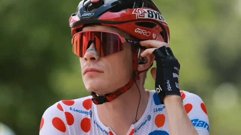 Tour de France anti-doping body rejects favouritism claims amid night-time testing controversy
