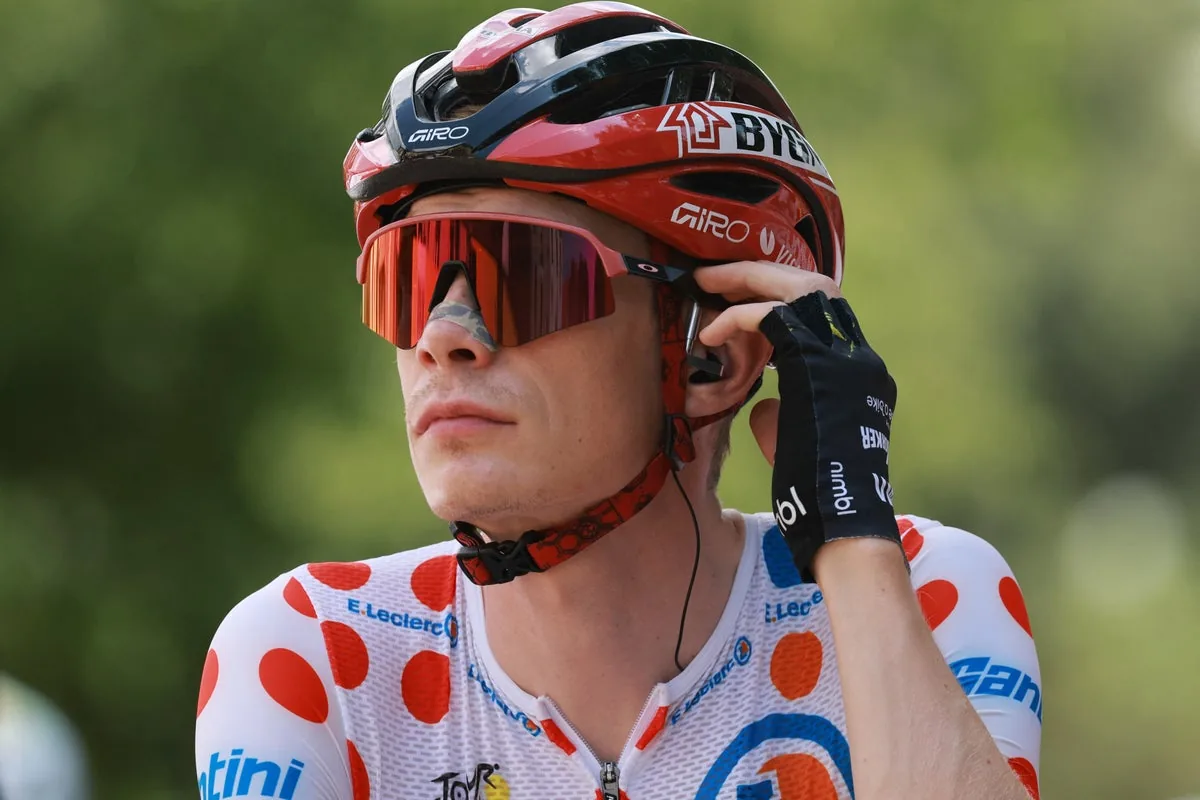 Tour de France anti-doping body rejects favouritism claims amid night-time testing controversy