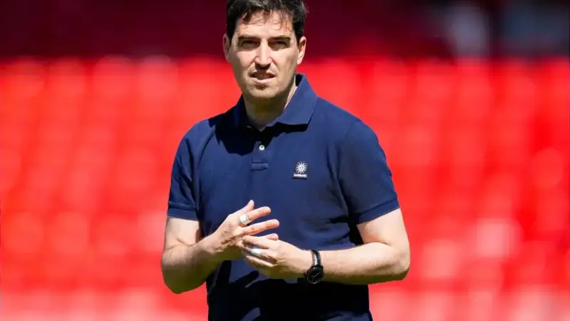 Liverpool prepares for pre-season under Andoni Iraola with new and returning players
