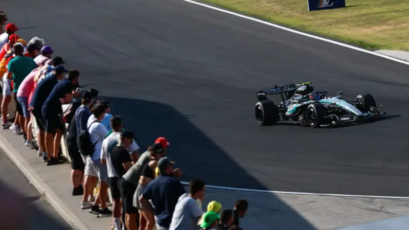 Mercedes explain Russell’s poor start in Hungary