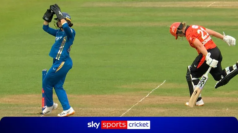 The Hundred: Jess Jonassen left stranded for easy run out!